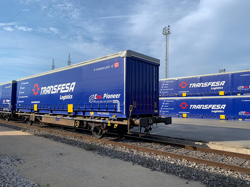 Medline International ships its medical products by train with Transfesa Logistics